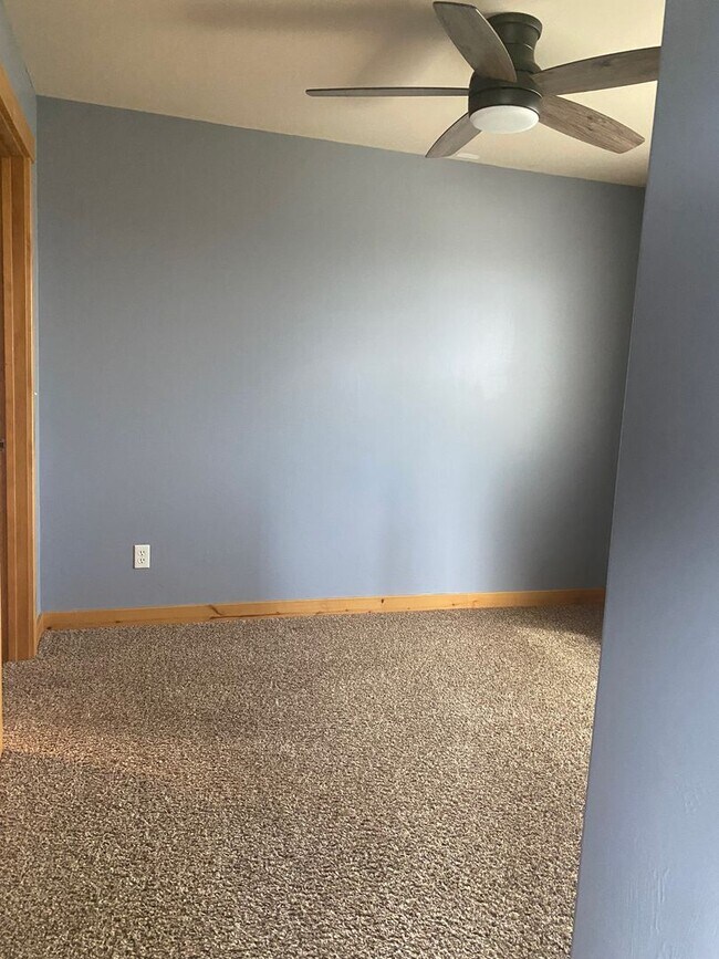 Building Photo - 244 S Cottonwood