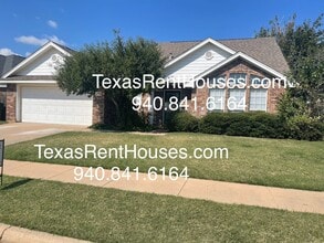 Building Photo - 4834 Shenandoah Dr