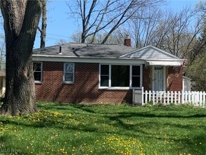 Building Photo - 1861 Eaton Dr