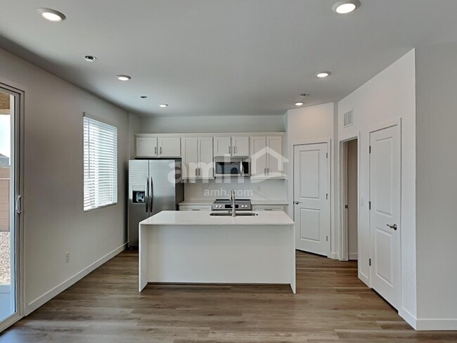 Building Photo - 9714 N Rancho Lozano