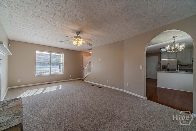 Foto del edificio - 670 Woodland Ridge Dr