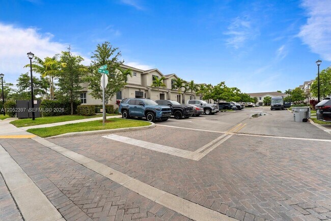 Foto del edificio - 336 NW 8th Ct