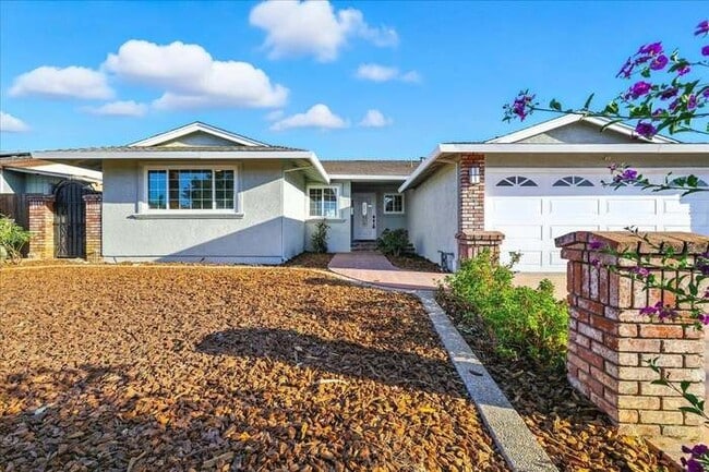 Building Photo - 2908 Croft Dr