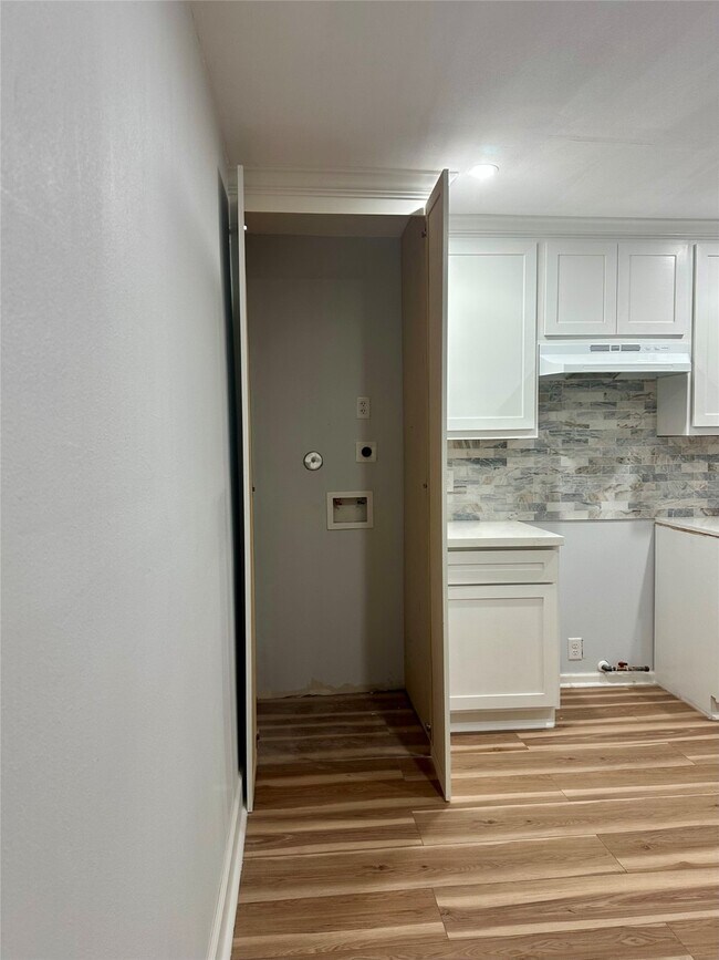 Foto del edificio - 4123 Littlecrest Rd