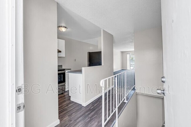 Building Photo - 110 Avian Dr