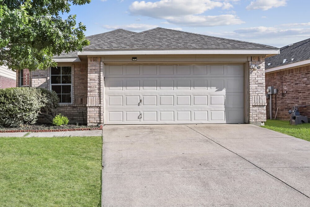 Foto principal - 4736 Cedar Springs Dr
