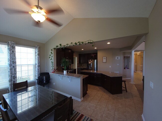 Foto del edificio - 6321 Brandon Dr