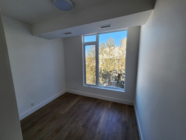 Photo du bâtiment - 841 Grenon Ave