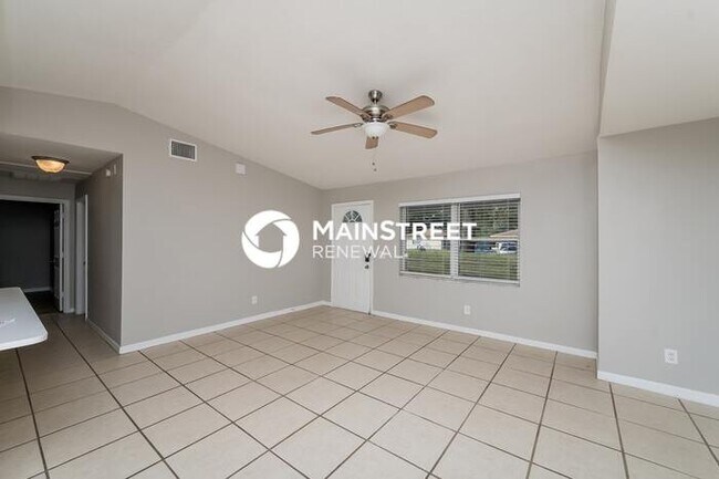 Foto del edificio - 3 Bedroom Pet-Friendly Home in Lakeland, F...