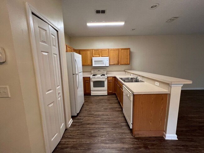 Foto del edificio - Available Now! Cornerstone of Watermill 3/...