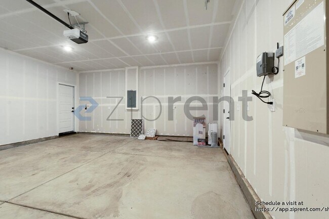 Foto del edificio - 4785 Happy Hallow Dr