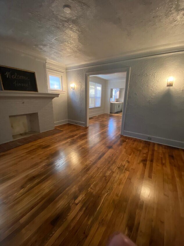 2067 Hazelwood St Unit 1, Detroit, MI 48206 Apartments in Detroit, MI