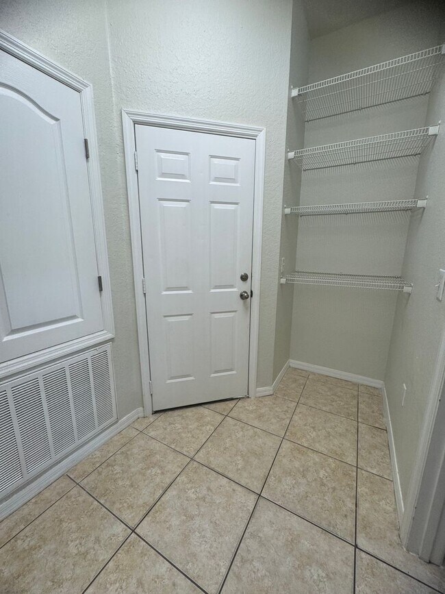 Foto del edificio - Central Lakeland 3bedroom 2 bath!