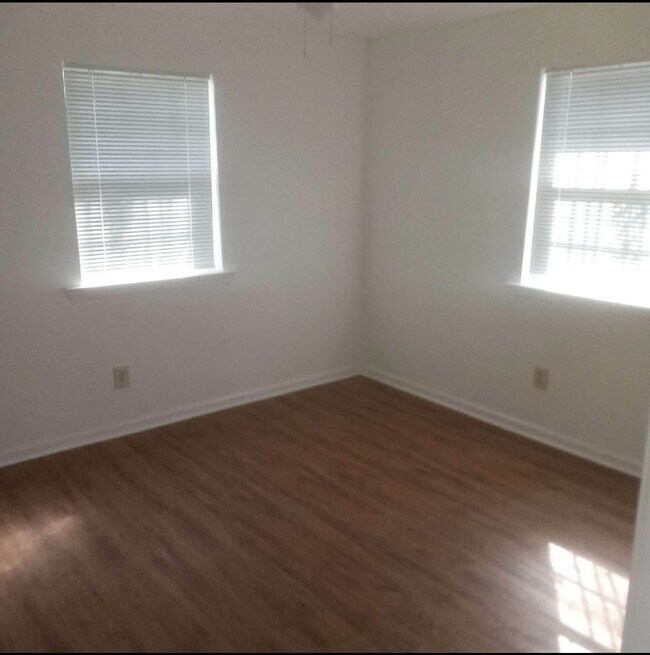 Building Photo - 1307 31st St