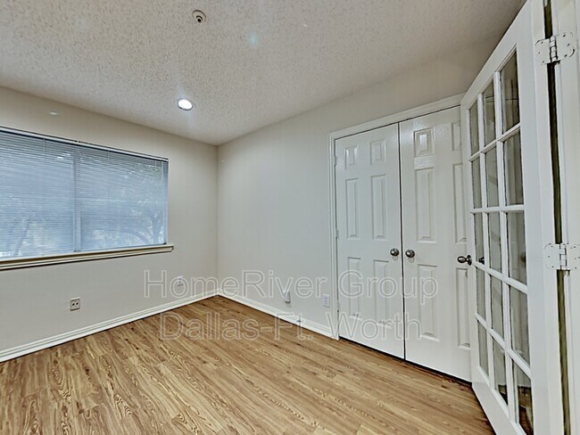 Foto del edificio - 3812 Waterford Dr