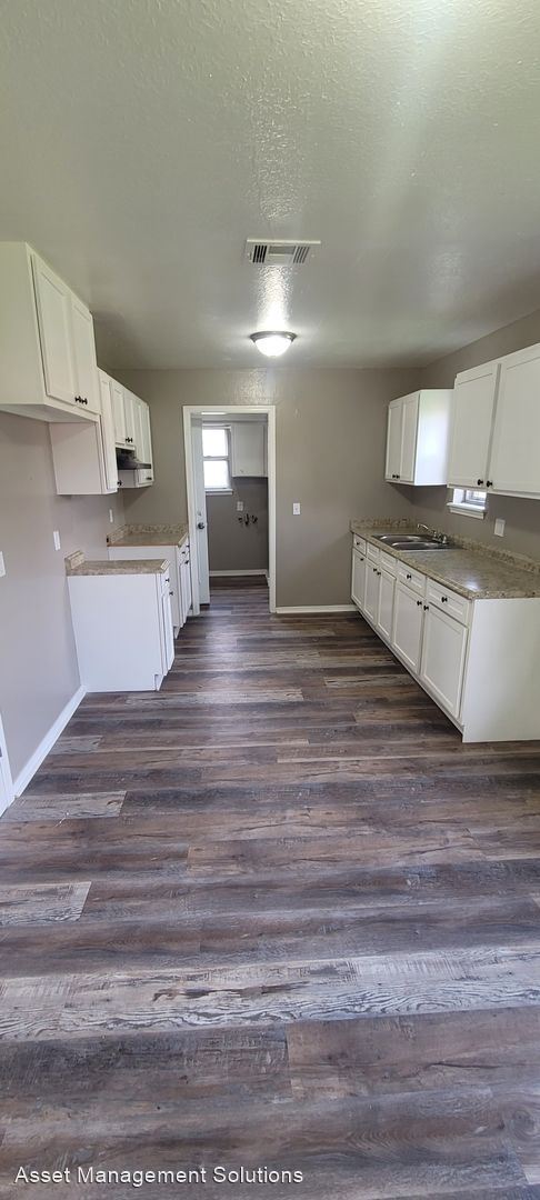 Foto del edificio - 5 br, 2 bath House - 6900 Ashby Terrace