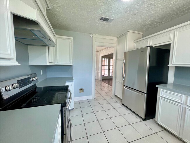 Foto del edificio - 6207 Denmark Dr