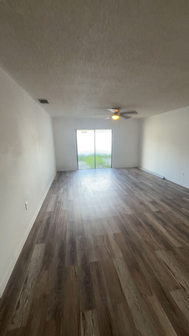 Foto del edificio - 1647 Goodyear Ave