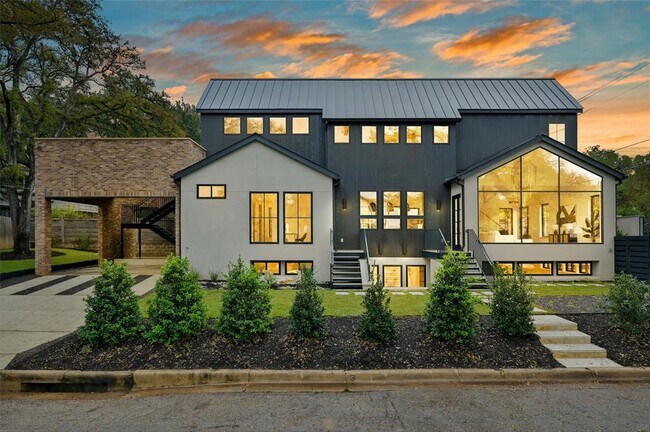 Building Photo - 1501 Rockmoor Ave