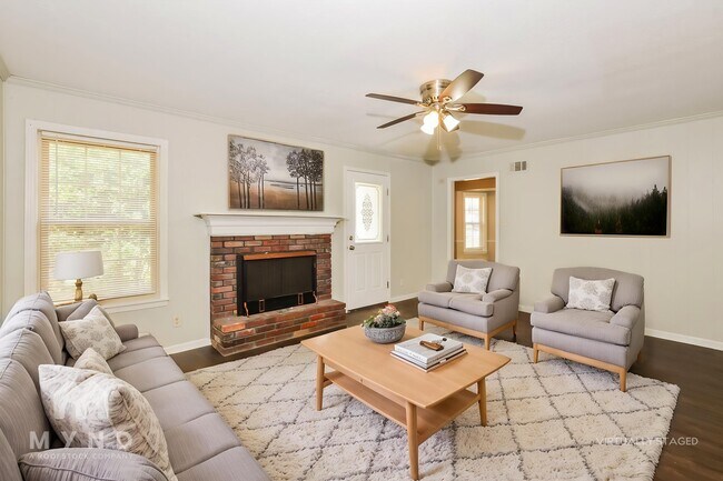 Foto del edificio - 1176 Cedar Cir S