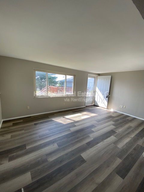 Foto del edificio - 140 Harnett Ave