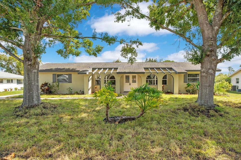 Foto principal - 1143 E Fowler Dr