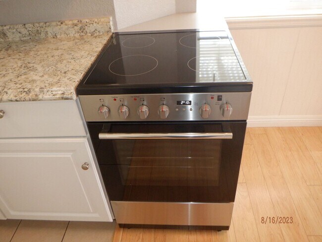 Building Photo - 22924 Clover Spring Pl