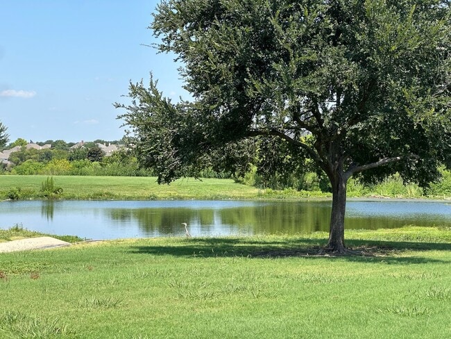 Foto del edificio - Tangleridge Dr  - Now available!