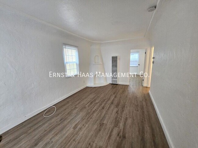 Foto del edificio - 824 Belmont Ave