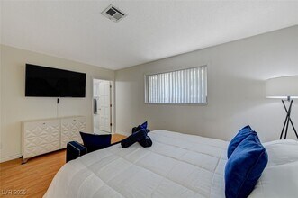 Building Photo - 5248 Rambling Rd