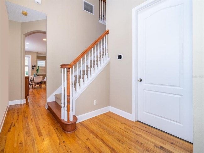 Building Photo - 2627 Taft Ave