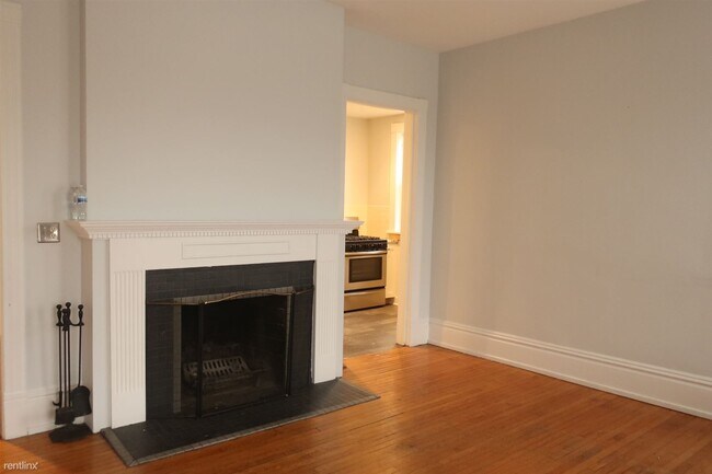 Building Photo - 1 br, 1 bath 4plex - 325 Fulton St E