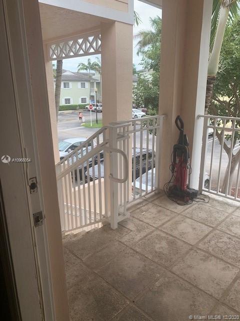 Foto del edificio - 376 NE 26th Terrace