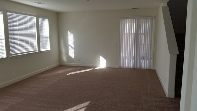 Building Photo - LENNAR HOME! WITH IN LAW QUARTERS!