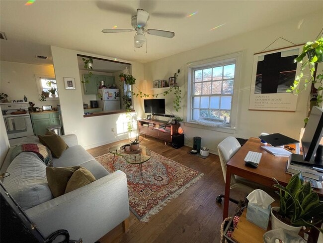 Foto del edificio - 803 W Gibson St