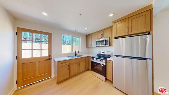 Foto del edificio - 6443 Satsuma Ave