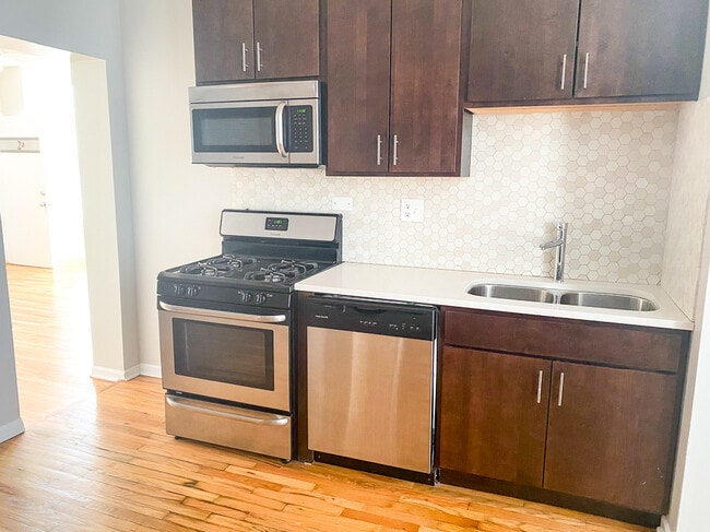 Building Photo - 1514 N Honore St