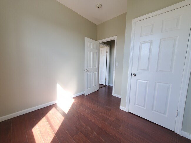 Building Photo - 354 Bergen St