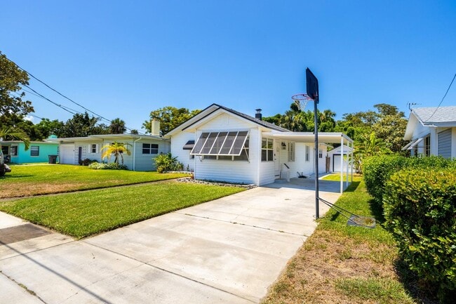 Charming 3-Bedroom Home in Daytona Beach - Charming 3-Bedroom Home in Daytona Beach
