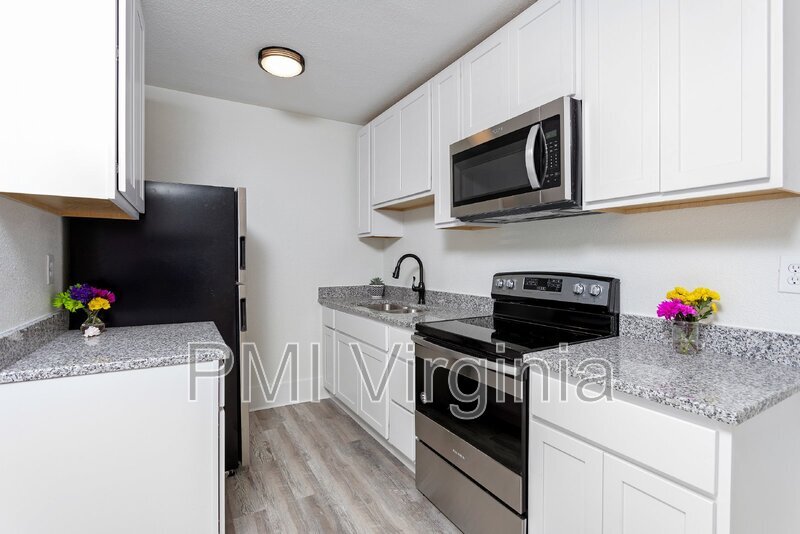 Foto principal - 1619 E Ocean View Ave