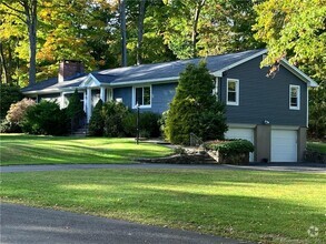 Building Photo - 233 Hemlock Hill Rd