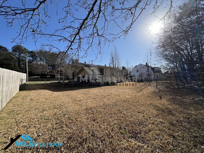 Foto del edificio - 2408 Otis St