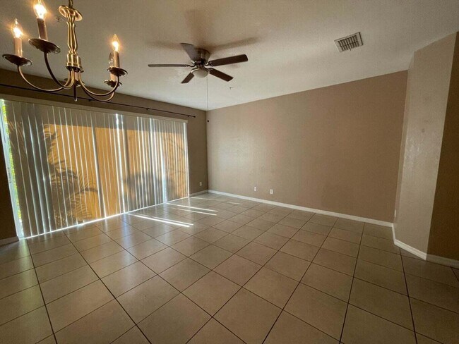Building Photo - 795 Pipers Cay Dr