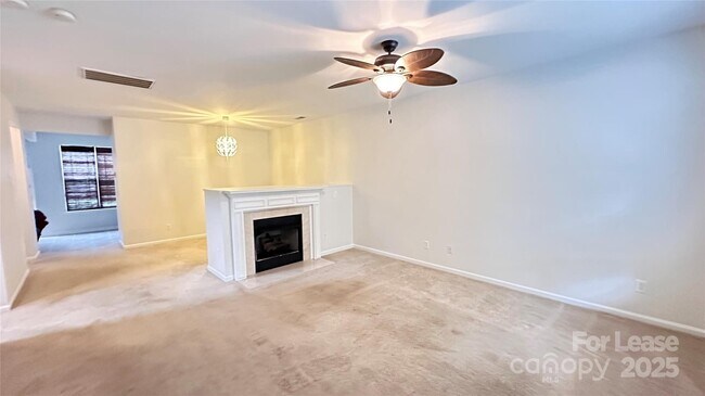 Building Photo - 7718 Abigail Glen Dr