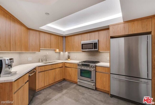 Building Photo - 1 br, 1 bath Condo - 171 N Church Ln Apt 209