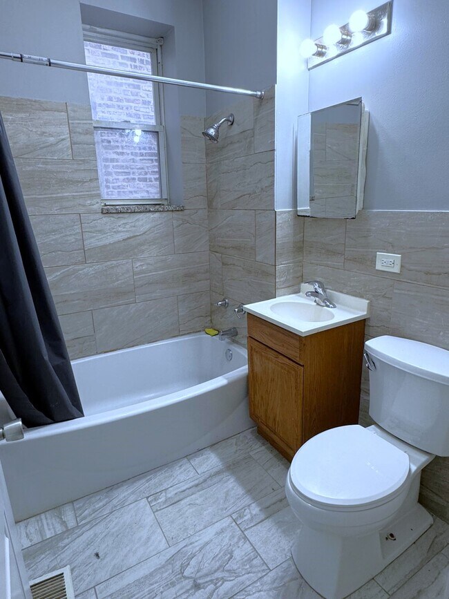 Foto del edificio - 3825 W Fillmore St