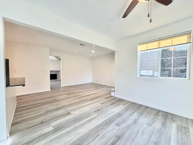 Foto del edificio - Spacious Single Family Home in Lakes & Birds Fremont