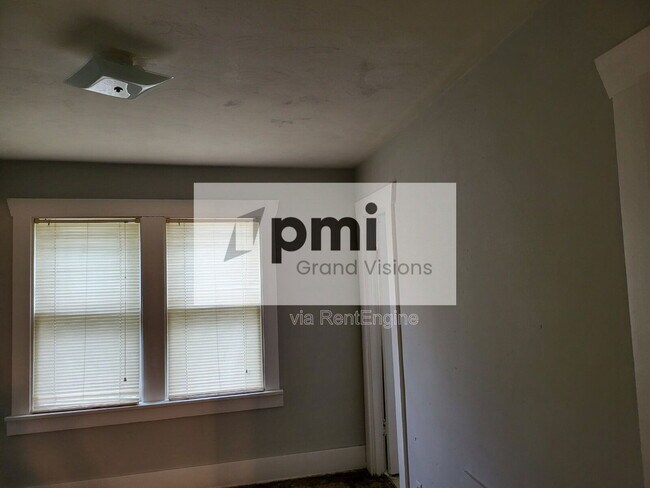 Foto del edificio - 1553 N Walnut Grove Ave