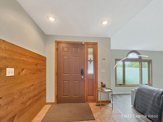 Building Photo - 15612 Canyon Ridge