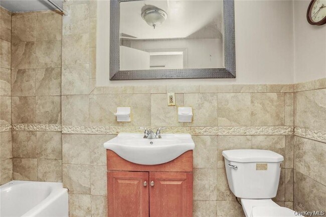 Building Photo - 80 Elliott Ave